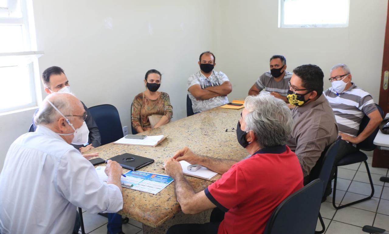 05082020 REUNIAO PATOS Easy Resize.com - PATOS: Em reunião com construtores de Patos, Dr. Ivanes apresenta quatro novos Projetos de Lei que atendem demandas do setor